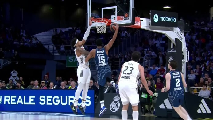 Τρομερό μπλοκ του Οκέκε κόντρα στην Εφές (ΒΙΝΤΕΟ)