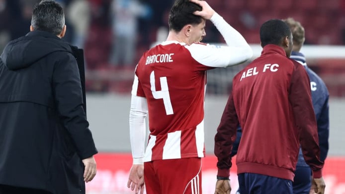 Βαρύ το κλίμα στο Καραϊσκάκη-Δεν πήγαν στη Θύρα 7 οι παίκτες του Ολυμπιακού