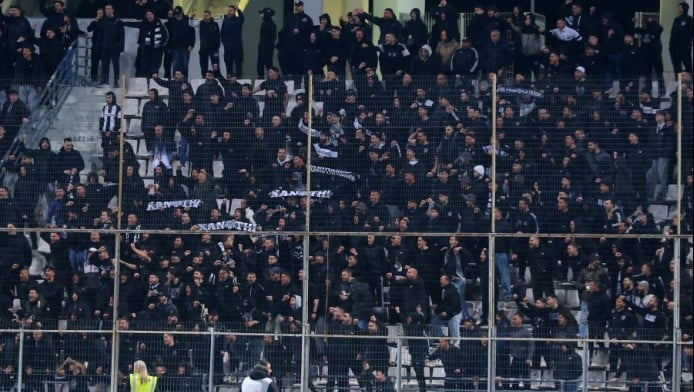 Σύνθημα με νόημα από τον κόσμο του ΠΑΟΚ μετά τη γκέλα - Κίνηση από Τάισον