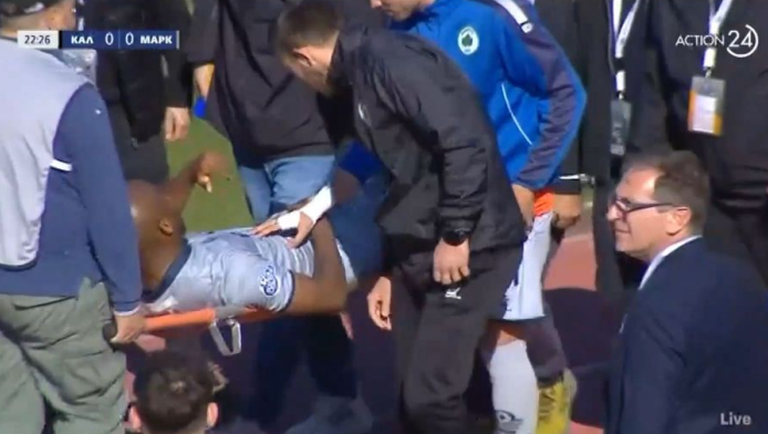 Μεγάλη ανησυχία με Σεμπά - Αποχώρησε με ασθενοφόρο δακρυσμένος (vid)