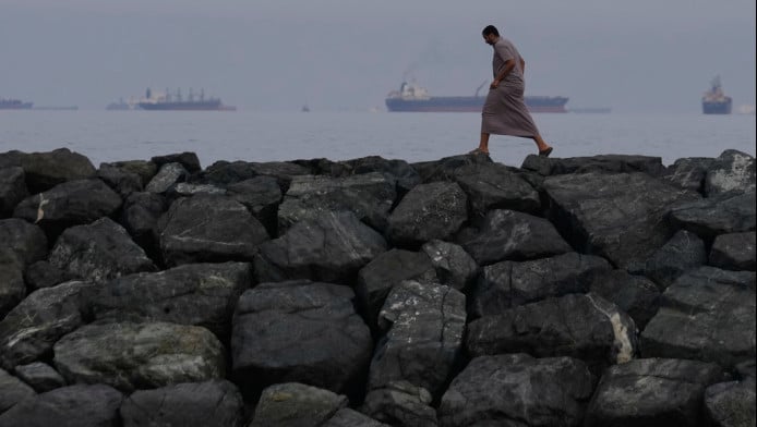 Ποιος είναι ο Έλληνας εφοπλιστής που αλωνίζει στα Στενά του Ορμούζ;