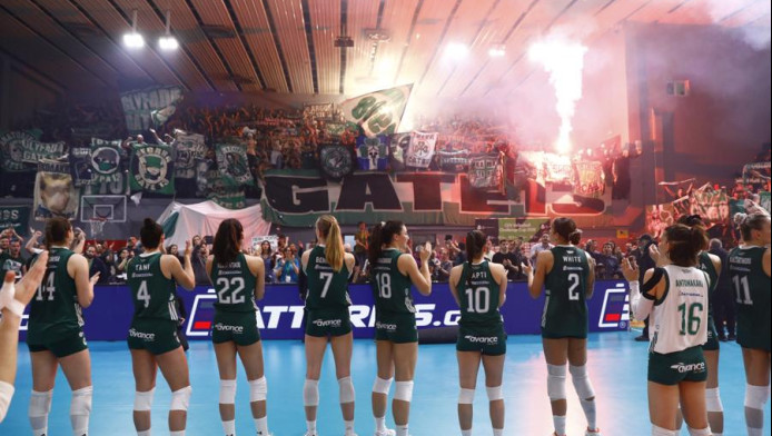 Απίστευτες σκηνές στη Γλυφάδα - Αποθέωση στα κορίτσια του ΠΑΟ παρά την ήττα