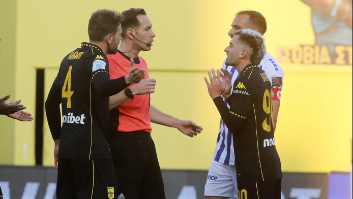 Η αποβολή Γκαρέ, τα δύο πέναλτι του Άρη και αυτό που ζητά ο Ατρόμητος (Hls)