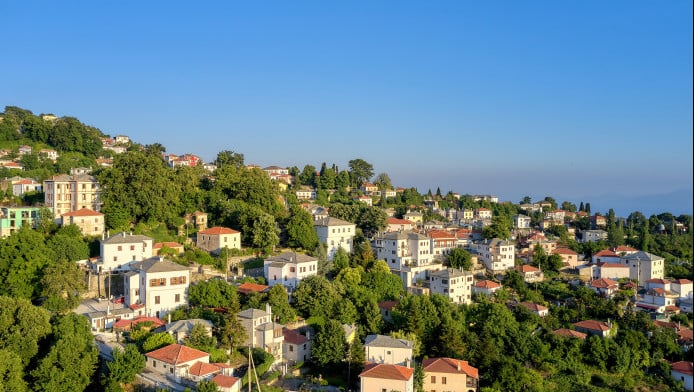 Οι 30 οικογένειες που έφτιαξαν ένα από τα πιο γνωστά χωριά της Ελλάδας