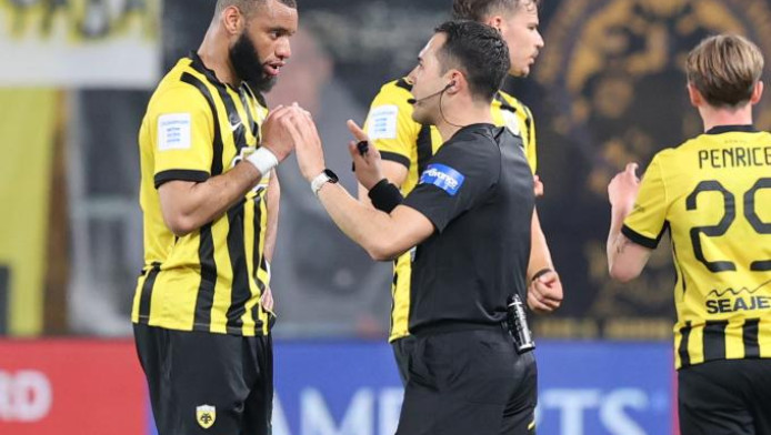 Η απάντηση του διαιτητή στο πέναλτι που ζήτησε η ΑΕΚ - Γιατί δεν δόθηκε 