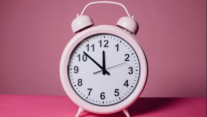 Πότε αλλάζει η ώρα: "Χάνουμε" μια ώρα ύπνου