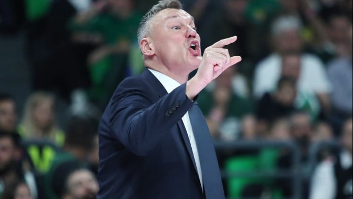 "Ξεσπάθωσε" ο Σάρας: "Δεν μου αρέσει η FIBA - Ποια είναι η λογική εδώ;"