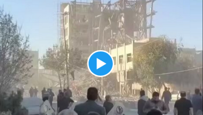 ΒΙΝΤΕΟ-ΣΟΚ: Ισοπεδώθηκε το κτίριο όπου θα εκλεγόταν ο διάδοχος του Χαμενεΐ