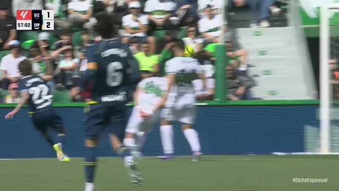 Απίθανο πλασέ από αριστερό μπακ που βρήκε... αράχνη (ΒΙΝΤΕΟ)