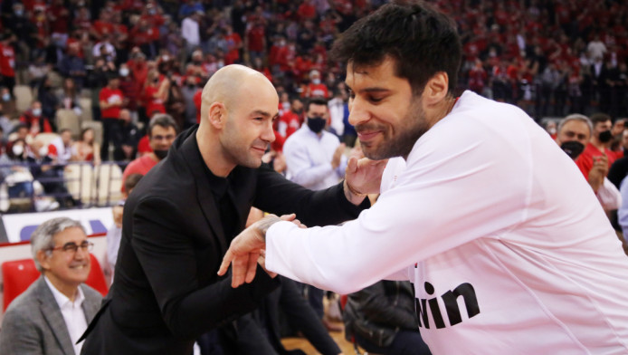 "Βλέπω Σπανούλη, Παπαλουκά και Πρίντεζη στον Ολυμπιακό"! (ΒΙΝΤΕΟ)