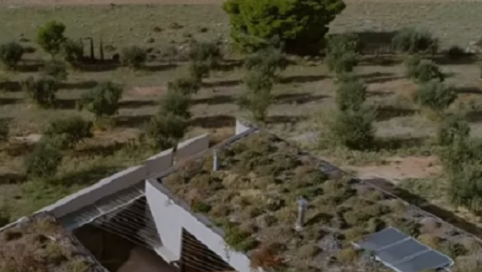 Το πιο παράξενο σπίτι της Ελλάδας - Βασίζεται πάνω στο Πυθαγόρειο Θεώρημα