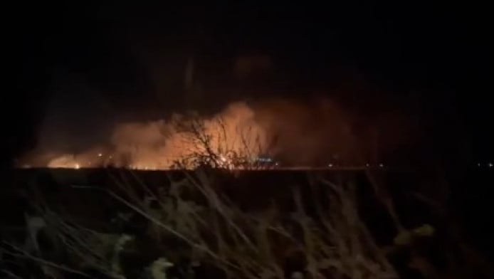 Φωτιά στα Μάλγαρα! Έκλεισε η Εθνική Οδός Αθηνών-Θεσσαλονίκης