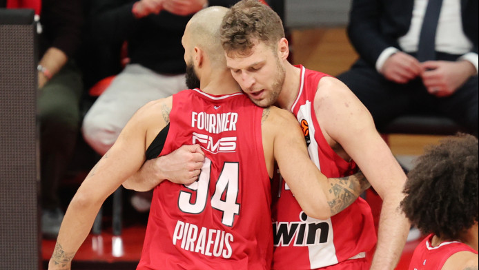 Η μαγική 36άρα Φουρνιέ, η 24άρα Βεζένκοφ και ο απολαυστικός Ολυμπιακός (HL)