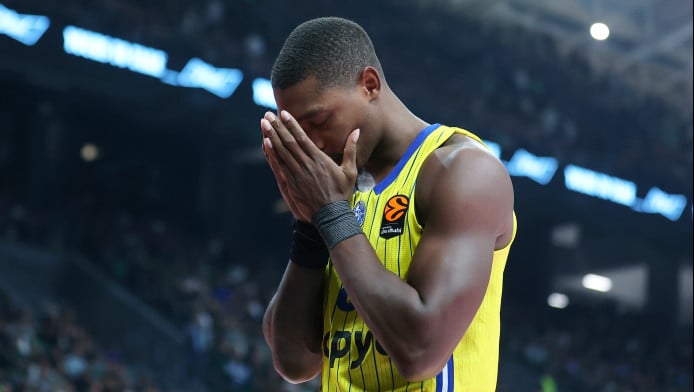 Περιπέτεια για Λόνι Γουόκερ! Εγκλωβίστηκε στο Ντουμπάι - Βίντεο-μήνυμα