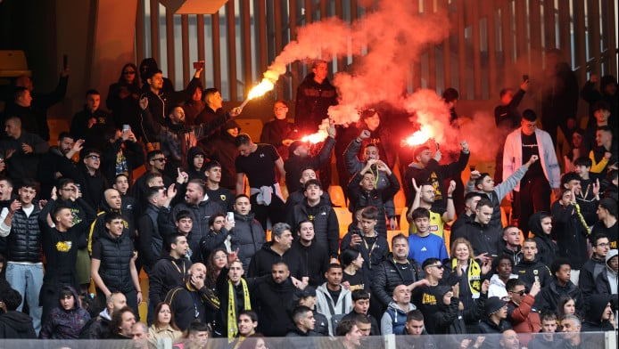 Σύνθημα νίκης στο Καραϊσκάκη από τους οπαδούς της ΑΕΚ! (ΦΩΤΟ)