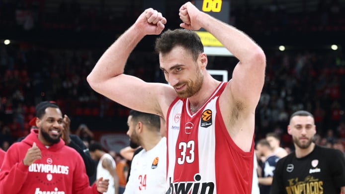 Vlog Παπαβασιλείου: Κυρίαρχος ο Μιλουτίνοφ, πιθανό πλέον το Ολυμπιακός-ΠΑΟ!