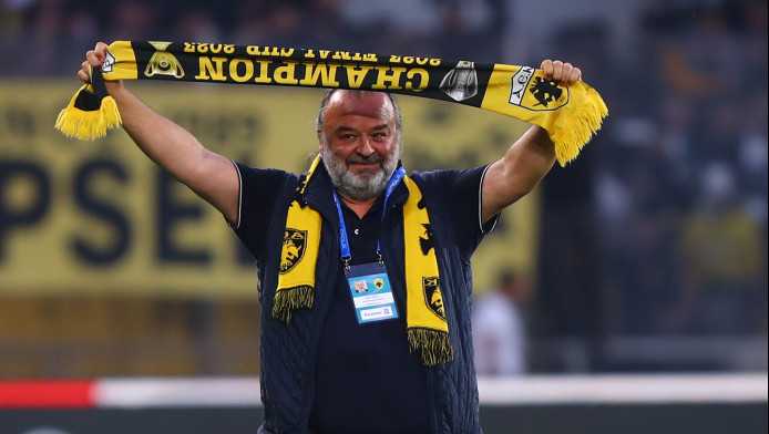 Γύρo θριάμβου στη Νέα Φιλαδέλφεια η ΑΕΚ με τρελαμένο Ηλιόπουλο (ΒΙΝΤΕΟ)