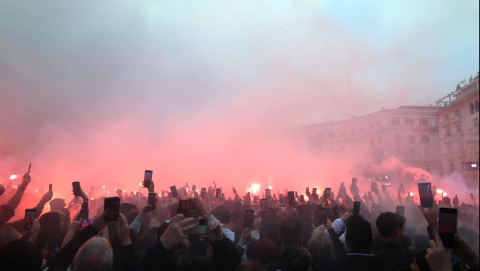 ΠΑΟΚ: Χαμός στην Αριστοτέλους με Λουτσέσκου – Έγινε ένα με τον κόσμο!