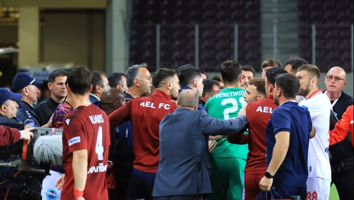 Σύρραξη και άγρια ένταση στο ΑΕΛ - Πανσερραϊκός! (ΒΙΝΤΕΟ)