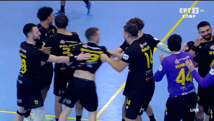 Η ΑΕΚ πήρε το ντέρμπι Δικεφάλων - Στους τελικούς της Handball Premier (Vid)