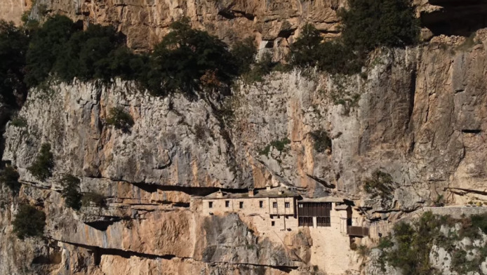 Το θρυλικό πέρασμα του Μπάρου – Η εμπειρία να οδηγείς στα 1.900 μέτρων (VD)