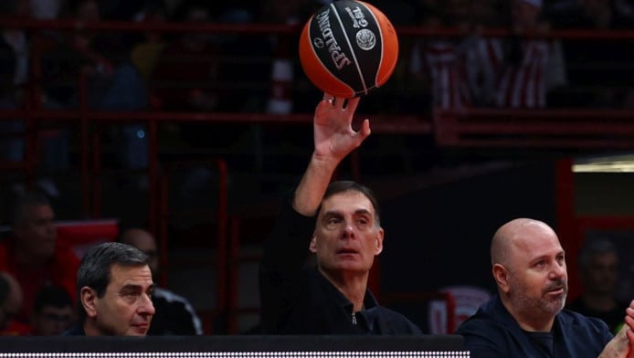 Τα… πήρε ο Μπαρτζώκας - “Αυτά είναι για τα παιδιά στις ακαδημίες”