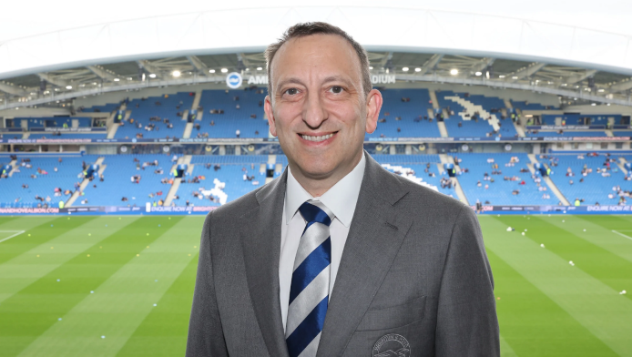 Ο Τόνι Μπλουμ δεν μπλοφάρει - Ο παίκτης πόκερ που εκτόξευσε τη Μπράιτον