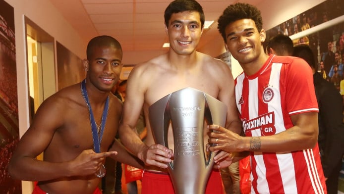 Γερόλυκος! Πρώην φορ του Ολυμπιακού αποσύρεται στα 42 του