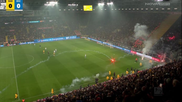 Χάος: Οριστική διακοπή στο Ντιναμό Δρέσδης - Χέρτα λόγω εισβολής! (Vid)