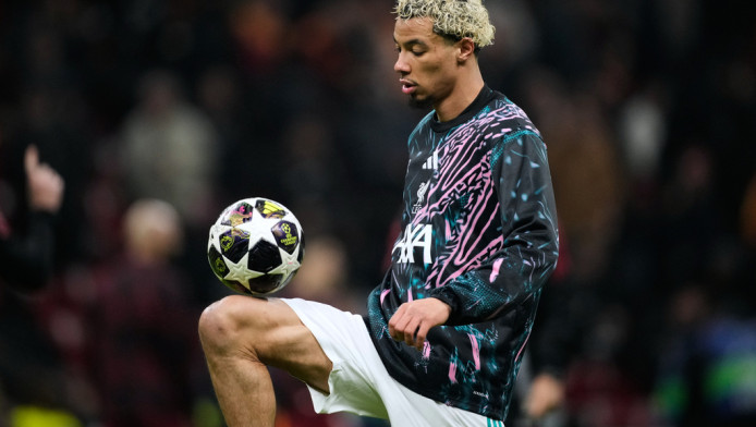 Η Παρί τον απέκλεισε... και τώρα επιστρέφει στο Παρίσι για να εκδικηθεί! 