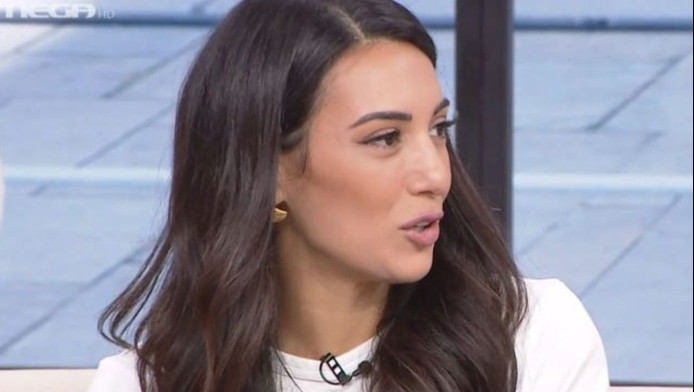 Πανέμορφη η Ευγενία Σαμαρά με κόκκινο μαγιό στα νερά της Ισλανδίας (ΦΩΤΟ)