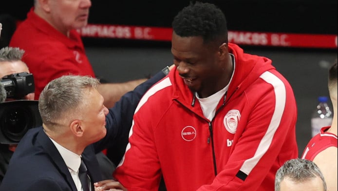 "Έσπασε όλα τα κοντέρ ο Φαλ - Αγαπημένος παίκτης του Μπαρτζώκα"