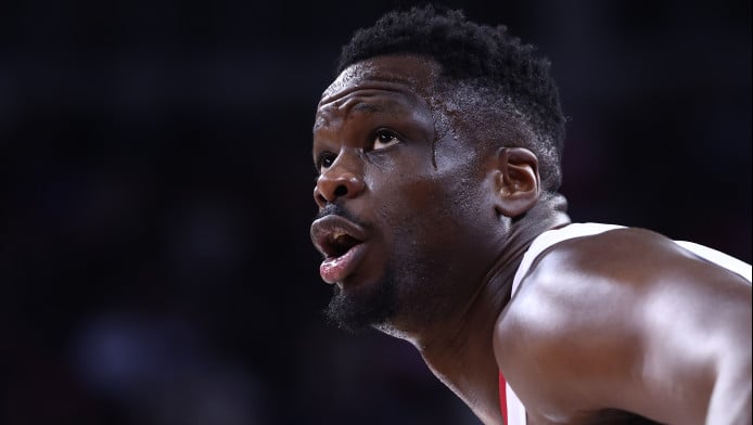 Η επιστροφή του γίγαντα και η ερυθρόλευκη κολεκτίβα