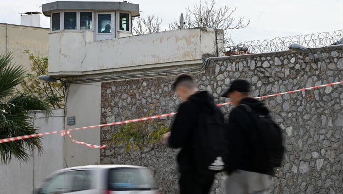 Σύλληψη για κατοχή και διακίνηση ναρκωτικών εντός και εκτός φυλακών