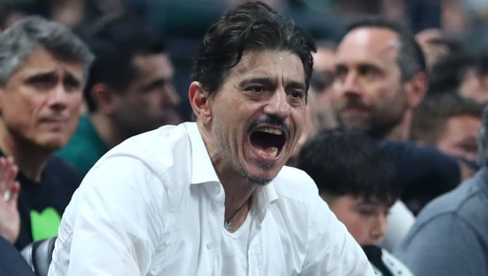 Γιαννακόπουλος από αεροπλάνο: «Τα καλύτερα θα τα φέρουμε εμείς»! (pic)