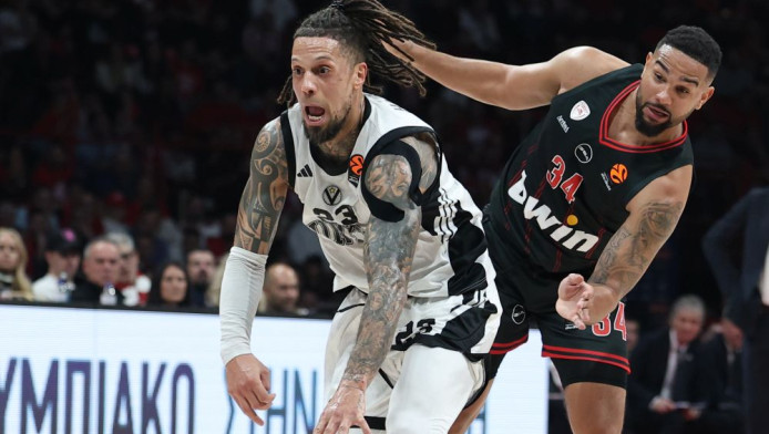 Τρελαμένος με τα ντέρμπι “αιωνίων” ο Χάκετ - “Πυροτεχνήματα, καπνογόνα…”