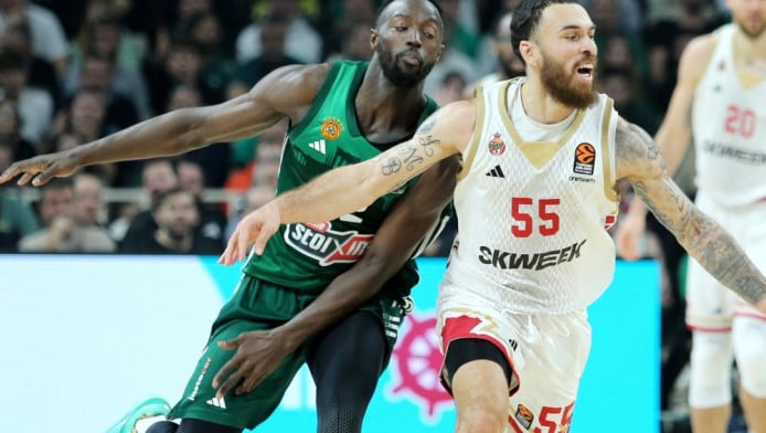 Σχόλιo του Μάικ Τζέιμς για Σλούκα: «Ε, όχι πιο γρήγορος από μένα»