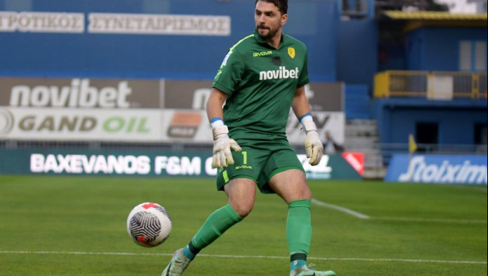 Τρελαίνει κόσμο ο Καπίνο - Έχει πιάσει πέντε πέναλτι στην Ελβετία