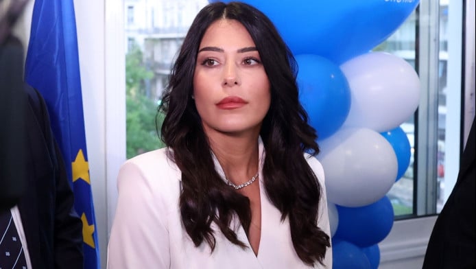 Το απόλυτο σοκ για τη Λατινοπούλου - Πώς χάνει και Βουλή και Ευρωβουλή!