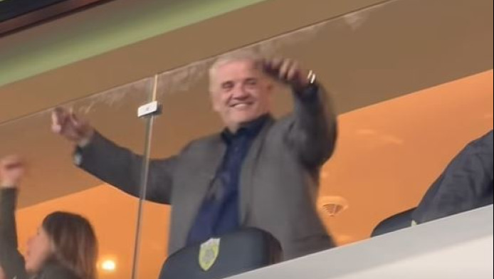 Χόρευε το Bella Ciao ο Μελισσανίδης (BINTEO)