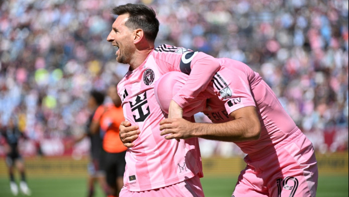 Δύο γκολ ο Μέσι, το ένα με "μαγικό" πλασέ! (ΒΙΝΤΕΟ)