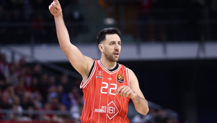 Τρομερό σκηνικό με Μίσιτς: Έχασε το διαβατήριο και δεν μπορεί να ταξιδέψει!