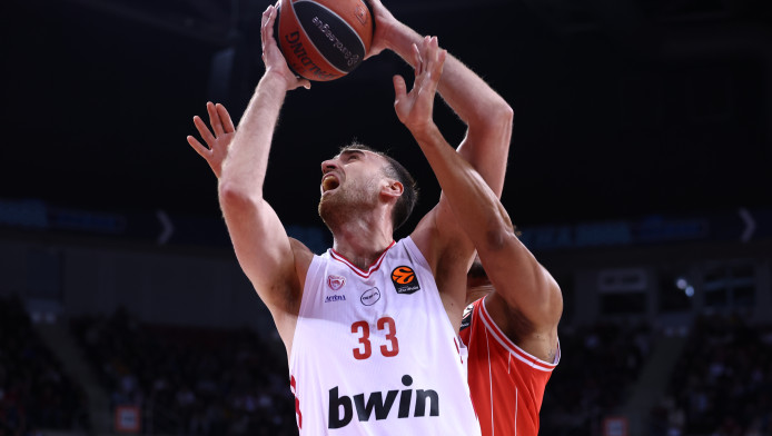 Το… απίθανο στατιστικό του Μιλουτίνοφ με Χάποελ - Μετά από 686 μέρες!