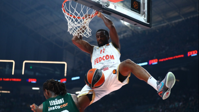 Όλοι στέκονται στους 8 παίκτες της Μονακό, αλλά χάνουν το πιο σημαντικό