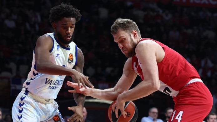 «Τρέλα» στον Ολυμπιακό για Μοντέρο - Αφήνει τον Φρανσίσκο, βρήκε… σουτέρ!