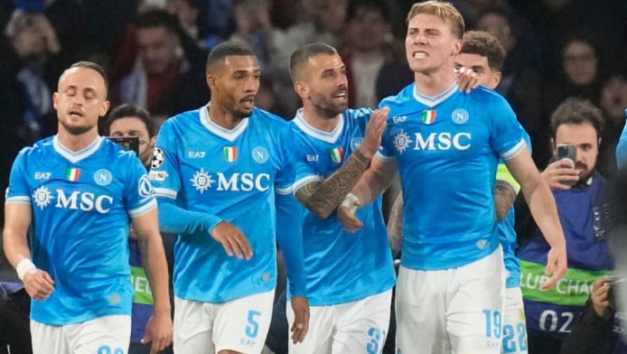 Η Νάπολι "σβήνει' τα όνειρα της Μίλαν και μπαίνει στη μάχη για τίτλο! 