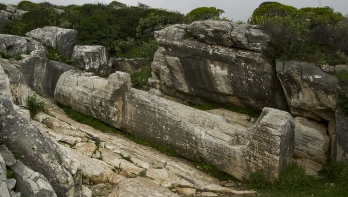Τα τρία περίεργα αγάλματα της Ελλάδας και οι θρύλοι που τα συνοδεύουν