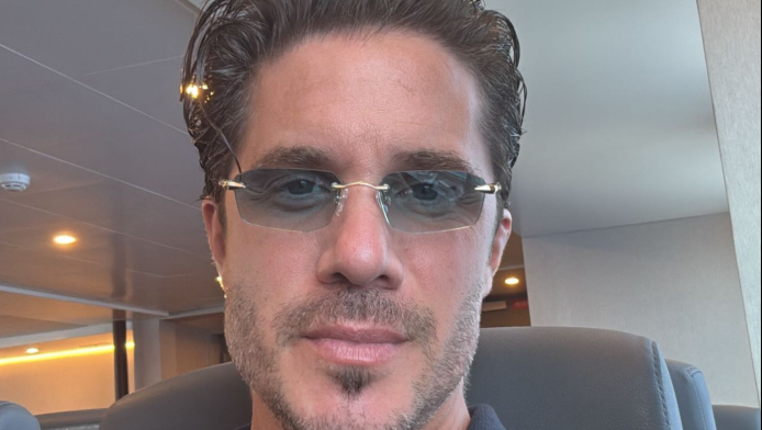 Την ερωτεύτηκε ως... Οικονομόπουλος και την έπεισε να πουλήσει τα χωράφια!