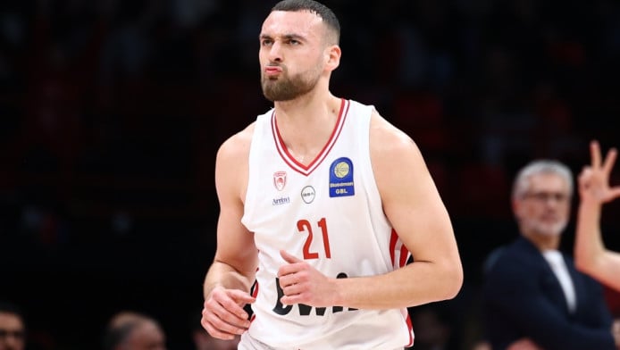 Μεσημεριανός περίπατος για Ολυμπιακό με φοβερό Νετζήπογλου! (ΒΙΝΤΕΟ)