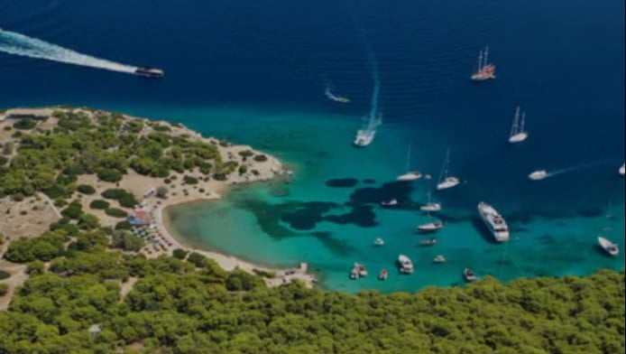 Το νησί δίπλα στην Αθήνα που έχει τους περίεργους κατοίκους